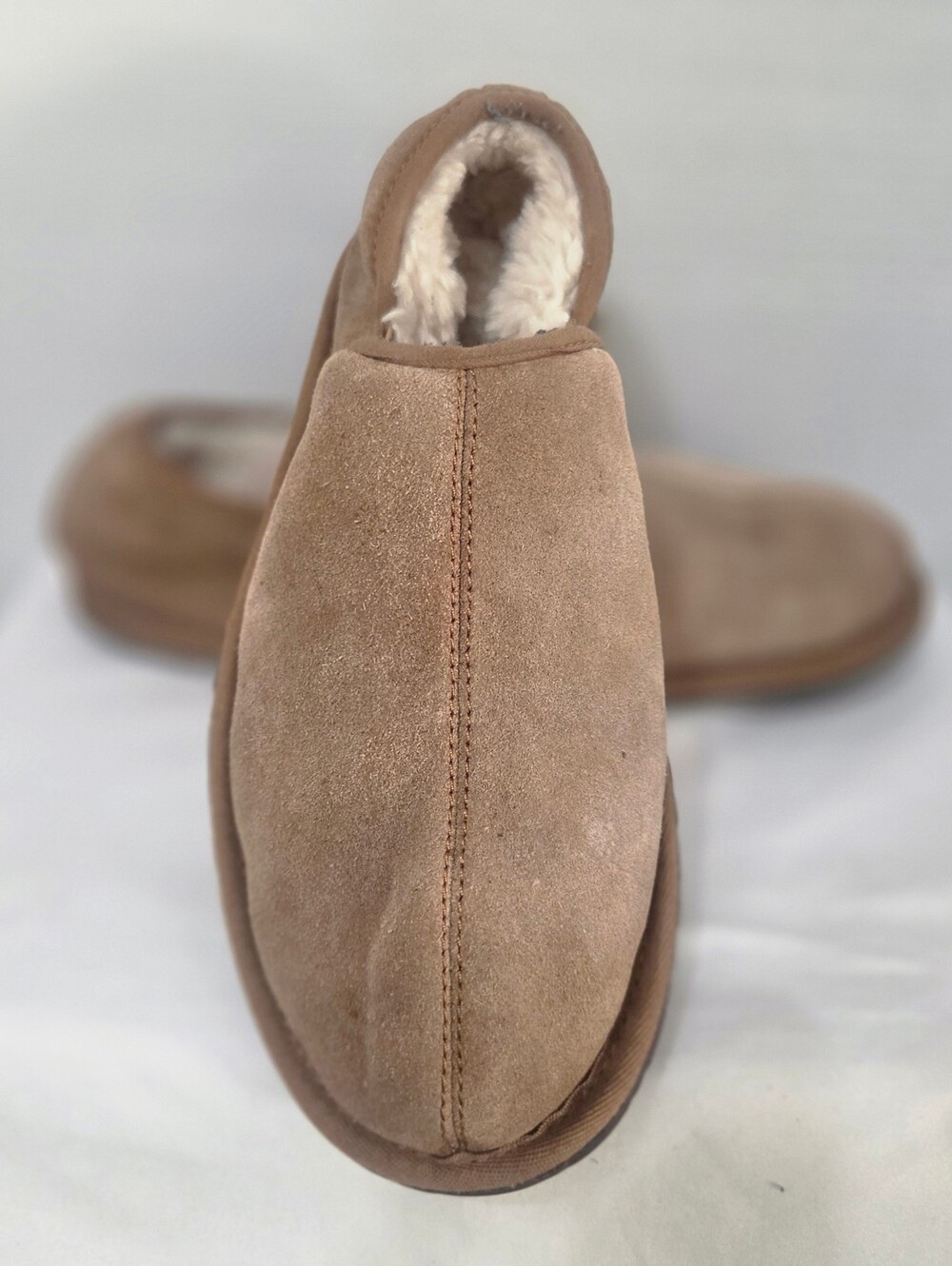 UGG Men's Scuff Romeo II Chestnut Suede Shearling Lined Slippers Size 9.
